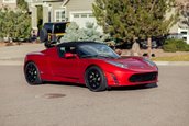 Tesla Roadster cu 2.121 de kilometri