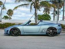 Tesla Roadster de vanzare