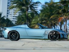 Tesla Roadster de vanzare