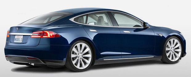 Tesla va lansa un concurent pentru Nissan Leaf