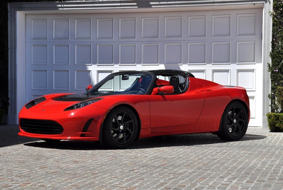 Tesla viseaza la un supercar electric Tesla viseaza la un supercar electric