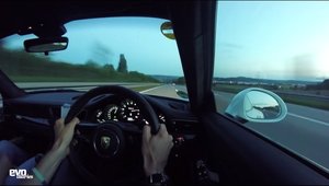 Test de viteza cu noul Porsche 911 R. Cat prinde masina germana?