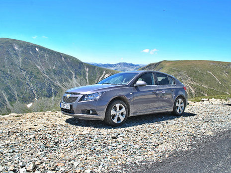 Test Drive 4Tuning: Chevrolet Cruze hatchback, plurivalent absolut