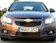 Test Drive 4Tuning: Chevrolet Cruze hatchback, plurivalent absolut