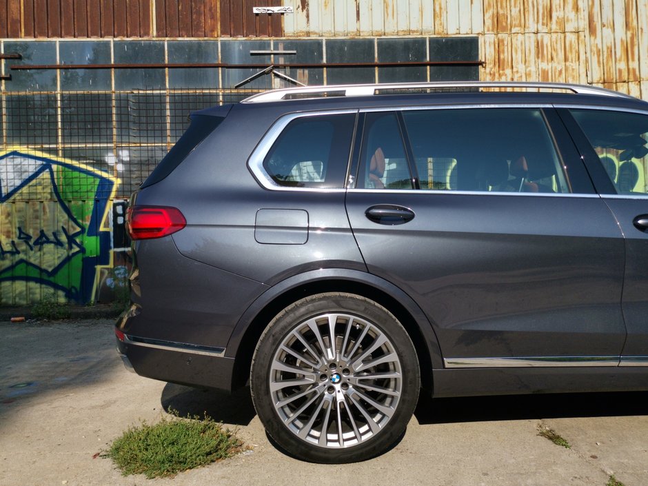 Test Drive BMW X7 xDrive40i