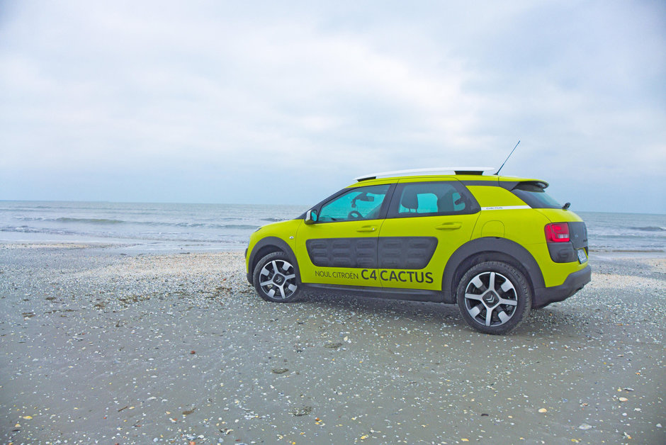 Test Drive Citroen C4 Cactus