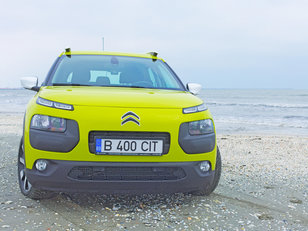 Test Drive Citroen C4 Cactus