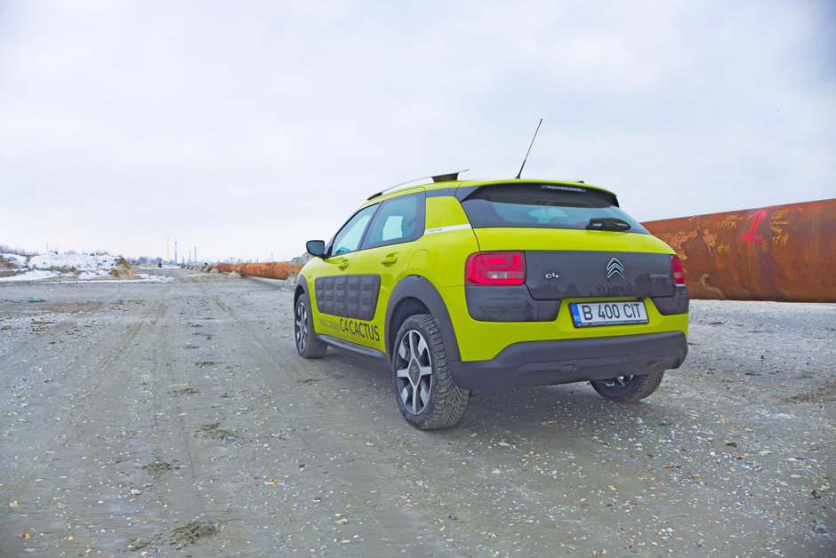 Test Drive Citroen C4 Cactus