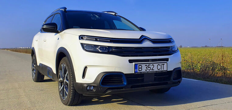 Test Drive Citroen C5 Aircross Hybrid SUV 1.6 225 e-EAT8 SHINE by Turatii.ro