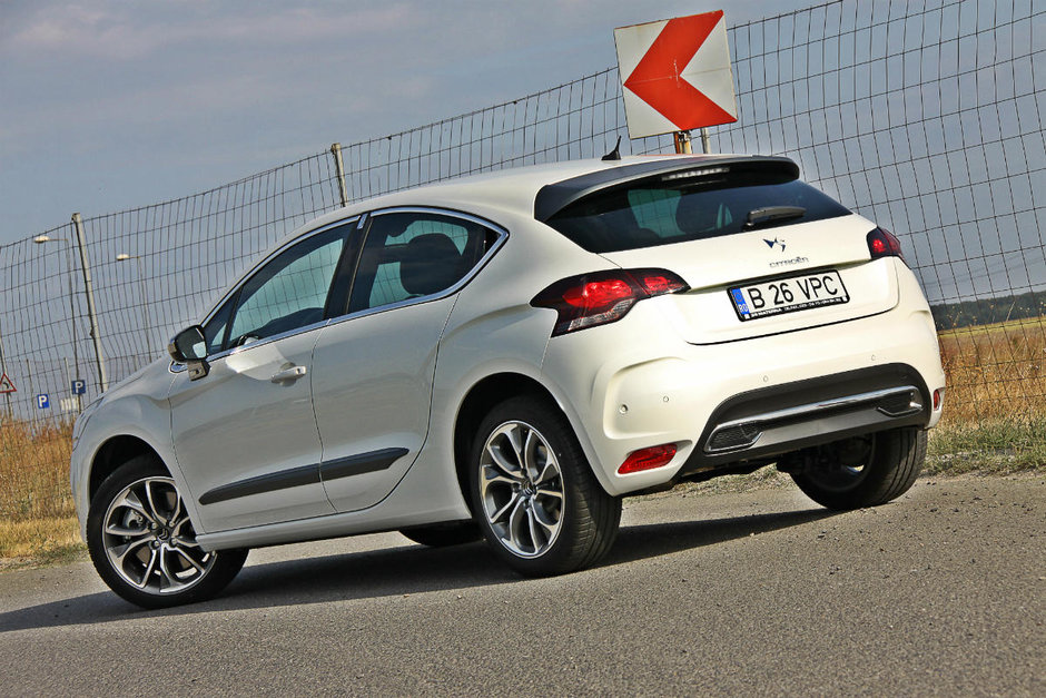 Test Drive Citroen DS4: Fashionable prin excelenta