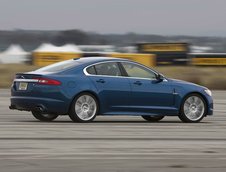 Test drive cu pisica salbatica Jaguar XFR V8