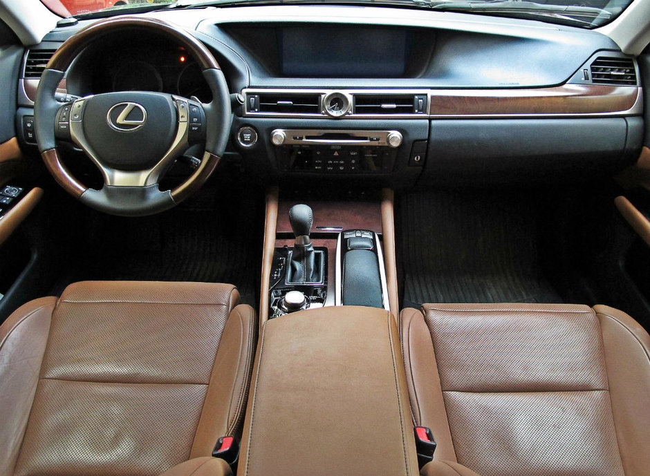 Test Drive Lexus GS250: un Zero plin de lux si eleganta