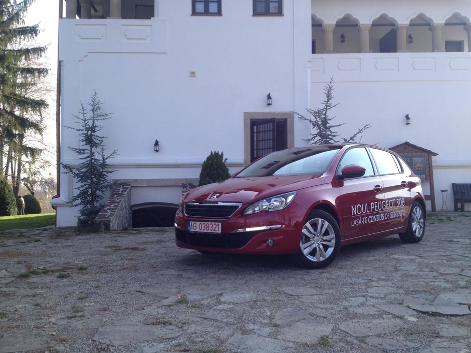 Test Drive noul Peugeot 308: revelatie Test Drive noul Peugeot 308: revelatie
