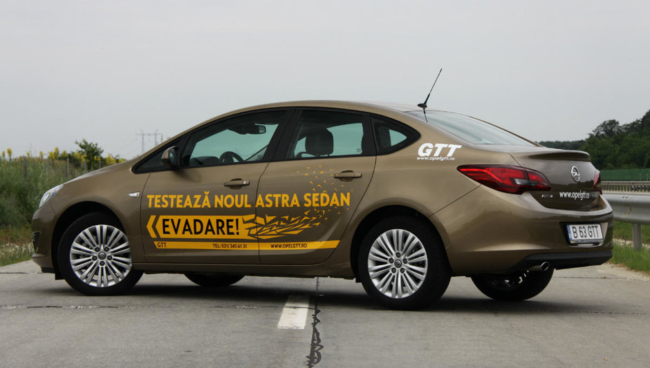 Test Drive Opel Astra Sedan