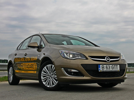 Test Drive Opel Astra Sedan