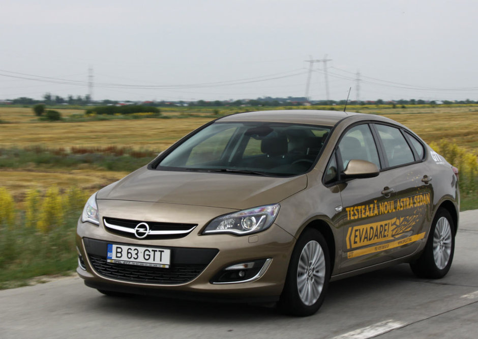 Test Drive Opel Astra Sedan
