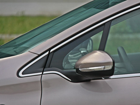 Test Drive Peugeot 208 HDi: ce inseamna o masina completa