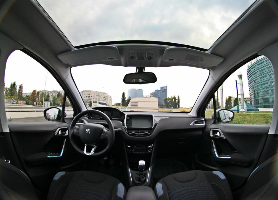 Test Drive Peugeot 208 HDi: ce inseamna o masina completa