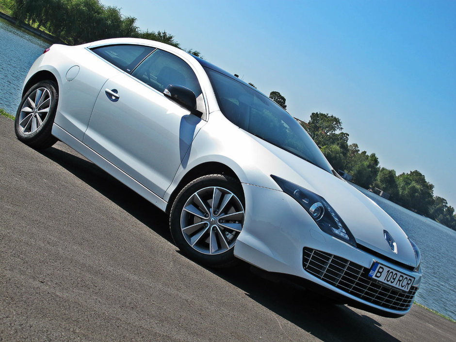 Test Drive Renault Laguna Coupe: Gavroche la costum elegant