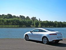 Test Drive Renault Laguna Coupe: Gavroche la costum elegant