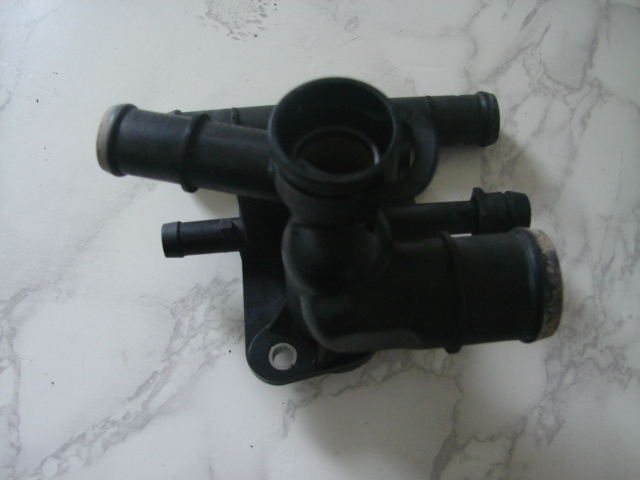 Teu 8 intrari lichid racire Skoda Octavia 2 [2004 - 2008] RS liftback 5-usi 2.0 TFSI MT (200 hp) (1Z3)