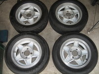 Click image for larger version

Name:	14x7j 114.3 Bathurust Globes 165.60 tyre.jpg
Views:	215
Size:	127.7 KB
ID:	1278166