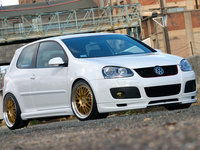 Click image for larger version

Name:	eurp_0705_02_z+2006_volkswagen_gti+front_angle_view.jpg
Views:	188
Size:	265.7 KB
ID:	368799