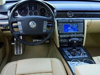 Click image for larger version

Name:	VW_Phaeton_3.jpg
Views:	324
Size:	162.9 KB
ID:	736886