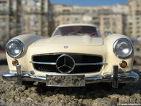 Click image for larger version

Name:	mercedes300sl07.jpg
Views:	196
Size:	357.1 KB
ID:	1968340