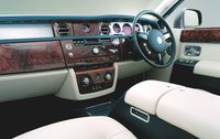 Click image for larger version

Name:	rolls_royce_phantom_facelift2009-02.jpg
Views:	2122
Size:	118.9 KB
ID:	798065