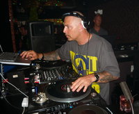 Click image for larger version

Name:	DJ Muggs! MAXIMILLION COOPER.jpg
Views:	82
Size:	2.09 MB
ID:	937917