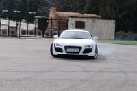 Click image for larger version

Name:	audi r8.jpg
Views:	143
Size:	303.4 KB
ID:	400074