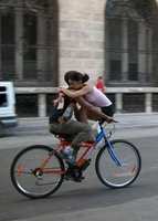 Click image for larger version

Name:	Pe_bicicleta_4.jpg
Views:	128
Size:	131.6 KB
ID:	1045612