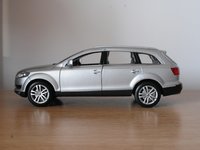 Click image for larger version

Name:	WELLY AUDI Q7 1.JPG
Views:	29
Size:	425.5 KB
ID:	1970954