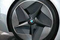 Click image for larger version

Name:	12-bmw-vision-efficientdynamics-live.jpg
Views:	111
Size:	272.1 KB
ID:	1085908