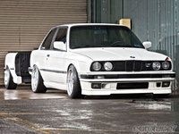 Click image for larger version

Name:	eurp_1102_07_o+1990_bmw_325i+front_view.jpg
Views:	230
Size:	81.4 KB
ID:	2030964