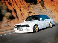 Click image for larger version

Name:	eurp_0801_01_z+1992_bmw_325i+driveby_view.jpg
Views:	74
Size:	60.8 KB
ID:	1090825