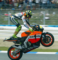 Click image for larger version

Name:	rossi-hrc-stand-wheelie.jpg
Views:	62
Size:	62.6 KB
ID:	1056877