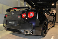 Click image for larger version

Name:	04_nissan_gtr_specv_live.jpg
Views:	223
Size:	252.8 KB
ID:	748340