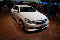 Click image for larger version

Name:	02-gen-09-m-b-e-class-coupe-live.jpg
Views:	943
Size:	238.0 KB
ID:	824308