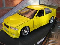Click image for larger version

Name:	bmw_m3_e36_berline_rtr_jaune_jantes_gtr_img5097vr7.jpg
Views:	38
Size:	41.7 KB
ID:	2090497