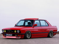 Click image for larger version

Name:	BMW M5 E28 (1).jpg
Views:	106
Size:	1.53 MB
ID:	2772621