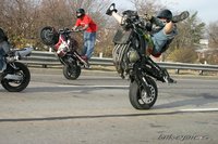 Click image for larger version

Name:	bikepics-760833-full.jpg
Views:	293
Size:	93.1 KB
ID:	742402