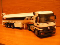 Click image for larger version

Name:	Mercedes Actros cu cisterna - JOAL 1-50 1.JPG
Views:	54
Size:	1.42 MB
ID:	2251002