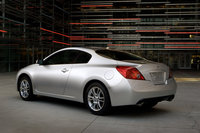 Click image for larger version

Name:	Nissan Altima Coupe a.jpg
Views:	29
Size:	1.71 MB
ID:	2212303