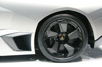 Click image for larger version

Name:	08-reventon-roadster-live.jpg
Views:	112
Size:	503.3 KB
ID:	1087260