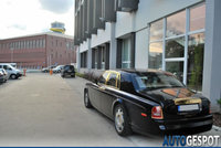 Click image for larger version

Name:	Rolls-Royce-Phantom-Gold-3-thumb-550x368.jpg
Views:	109
Size:	46.3 KB
ID:	2269093