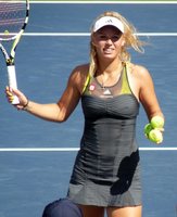 Click image for larger version

Name:	Wozniacki_US_Open_2010.JPG
Views:	271
Size:	508.8 KB
ID:	1854682