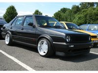 Click image for larger version

Name:	eurp_0708_057_z+waterfest_2007+volkswagen_jetta.jpg
Views:	68
Size:	68.2 KB
ID:	1328389