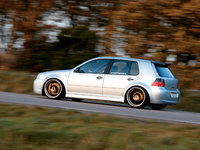 Click image for larger version

Name:	160_0707_01_z+2002_vw_golf_gti+far_side_view.jpg
Views:	217
Size:	64.7 KB
ID:	368725